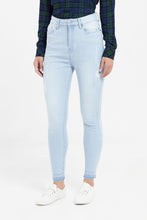 Load image into Gallery viewer, جينز نسائي أزرق عالي الخصر بقصة ضيقة