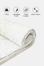Load image into Gallery viewer, طقم لحاف مطبوع عليه زهور باللون البيج مكون من 3 قطع (حجم مزدوج)