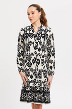 Load image into Gallery viewer, فستان نسائي أسود مطبوع بطول الركبة