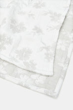 Load image into Gallery viewer, غطاء سرير مكون من 3 قطع مزين بالزهور باللونين الأبيض والرمادي (حجم مزدوج)