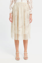 Load image into Gallery viewer, تنورة بدانتيل باللون البيج للبنات الصغار