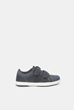 Load image into Gallery viewer, سنيكرز برباط باللون الكحلي فيلكرو للأولاد