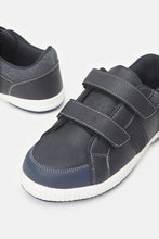 Load image into Gallery viewer, سنيكرز برباط باللون الكحلي فيلكرو للأولاد