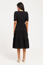 Load image into Gallery viewer, فستان نسائي متعدد الطبقات بأكمام منتفخة باللون الأسود