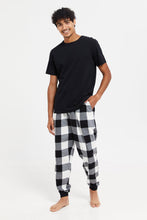 Load image into Gallery viewer, بنطلون بيجامة كاروهات باللون الأبيض والأسود للرجال