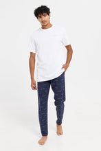 Load image into Gallery viewer, طقم بيجامة مطبوع باللون الأبيض والكحلي للرجال (قطعتين)