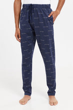 Load image into Gallery viewer, طقم بيجامة مطبوع باللون الأبيض والكحلي للرجال (قطعتين)