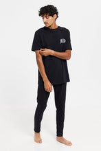 Load image into Gallery viewer, طقم بيجامة مطبوع باللون الأسود للرجال (قطعتين)
