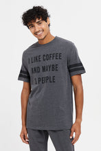 Load image into Gallery viewer, طقم بيجامة مطبوع باللون الرمادي للرجال (قطعتين)