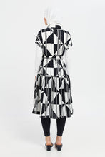 Load image into Gallery viewer, فستان نسائي مطبوع بالأبيض والأسود