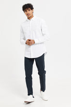 Load image into Gallery viewer, قميص أوكسفورد بأزرار باللون الأبيض للرجال