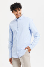 Load image into Gallery viewer, قميص أوكسفورد بأزرار باللون الأزرق للرجال