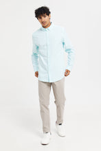 Load image into Gallery viewer, قميص أوكسفورد بأزرار باللون الأخضر الفاتح للرجال