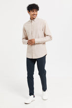 Load image into Gallery viewer, قميص أوكسفورد بأزرار باللون البيج للرجال