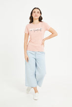 Load image into Gallery viewer, تي شيرت نسائي وردي مطبوع عليه