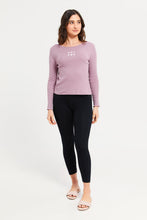 Load image into Gallery viewer, تي شيرت نسائي بطبعة أرجواني