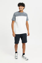 Load image into Gallery viewer, تيشيرت جاكارد باللون الأبيض و الرمادي للرجال