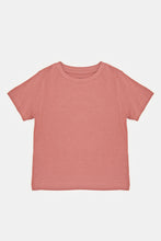 Load image into Gallery viewer, طقم قميص وتيشيرت كاروهات باللون والوردي والأبيض للأولاد الرضع (قطعتين)