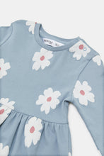 Load image into Gallery viewer, فستان بأكمام طويلة مطبوع بالكامل باللون الأزرق للفتيات الرضع