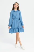 Load image into Gallery viewer, فستان للفتيات الكبيرات من قماش الدنيم الأزرق بياقة بيتر بان