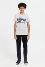 Load image into Gallery viewer, تي شيرت برسومات قناص رمادي بأكمام قصيرة للأولاد الكبار