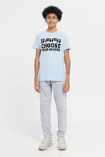Load image into Gallery viewer, تي شيرت مطبوع باللون الأزرق للأولاد الكبار