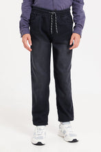 Load image into Gallery viewer, بنطال رياضي أسود للأولاد الكبار يرتدي قماش الدنيم المتماسك مع أساور