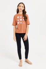 Load image into Gallery viewer, تي شيرت مطرز بالكروشيه بلون الصدأ للفتيات الكبيرات