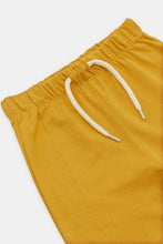 Load image into Gallery viewer, طقم تي شيرت للأولاد باللونين البيج والخردل (قطعتين)