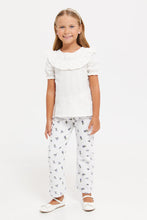 Load image into Gallery viewer, جينز بناتي مطبوع باللون الأبيض