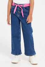 Load image into Gallery viewer, بنطلون جينز أزرق بأرجل واسعة للفتيات مع حزام زهور