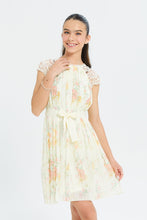 Load image into Gallery viewer, فستنا بطبعة زهر بكسرات باللون الأصفر للبنات الكبار