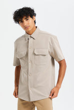 Load image into Gallery viewer, قميص واسع بجيوب أمامية باللون البيج للرجال