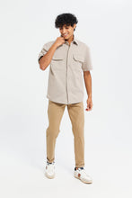 Load image into Gallery viewer, قميص واسع بجيوب أمامية باللون البيج للرجال