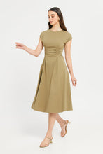 Load image into Gallery viewer, فستان بخصر مطاطي باللون الأخضر للنساء