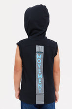 Load image into Gallery viewer, تي شيرت بقبعة باللون الأسود للأولاد الصغار