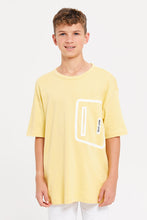Load image into Gallery viewer, تي شيرت كبير الحجم مطبوع باللون الأصفر للأولاد الكبار