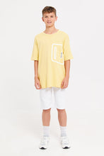 Load image into Gallery viewer, تي شيرت كبير الحجم مطبوع باللون الأصفر للأولاد الكبار