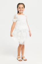 Load image into Gallery viewer, تنورة مطرزة باللون الأبيض للبنات الصغار