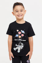 Load image into Gallery viewer, تي شيرت للأولاد برسومات الفضاء باللون الأسود