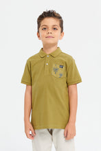 Load image into Gallery viewer, تيشيرت بولو باللون الكاكي للأولاد الصغار