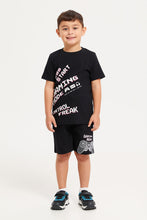 Load image into Gallery viewer, طقم بيجامة مطبوعة باللون الأسود للأولاد (قطعتين)