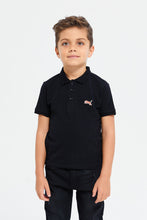 Load image into Gallery viewer, تيشيرت بولو جاكار باللون الأسود للأولاد الصغار