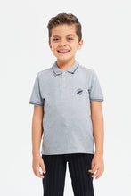 Load image into Gallery viewer, تيشيرت بولو جاكار باللون الرمادي للأولاد الصغار