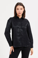 Load image into Gallery viewer, قميص جاكار باللون الأسود للنساء