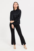 Load image into Gallery viewer, قميص جاكار باللون الأسود للنساء