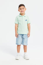 Load image into Gallery viewer, شورت بجيوب باللون الأزرق للأولاد الصغار