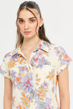 Load image into Gallery viewer, قميص مطبوع باللون البيج للنساء