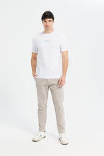 Load image into Gallery viewer, تيشيرت جاكار باللون الأبيض للرجال