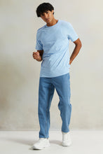 Load image into Gallery viewer, بنطلون جينز رجالي بقصّة عادية وخمسة جيوب باللون الأزرق